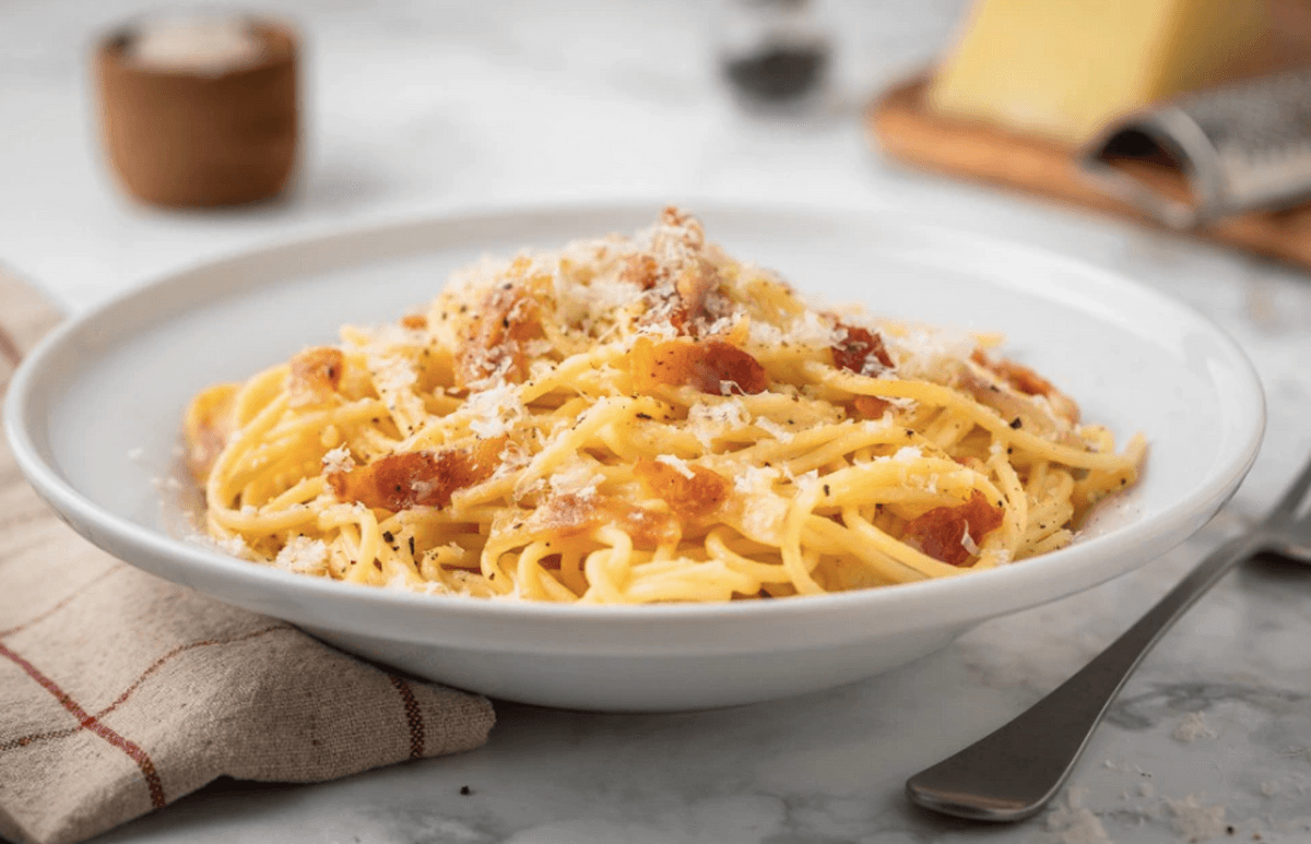 Assiette de pasta alla Gricia