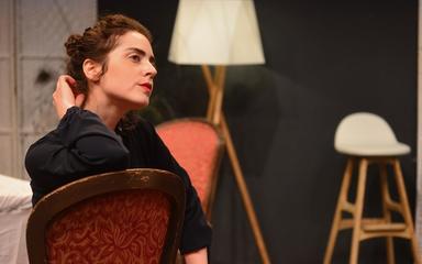 Alma Brami jouant La Perruche, au Hong Kong arts centre