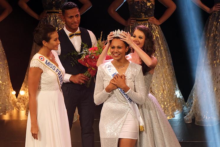 Miss Nouvelle-Calédonie 2020 Emmy Chenin est élue au centre culturel Tjibaou.