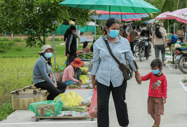 Un marché en plein air dans le district de Banteay Srei Administration du district de Banteay Srei 2