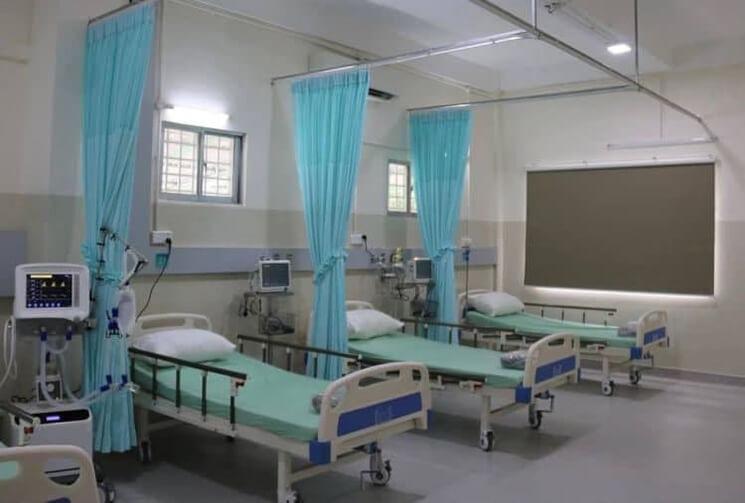 lits d'hopitaux vides 2