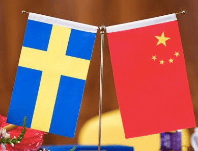 drapeaux suédois et chinois
