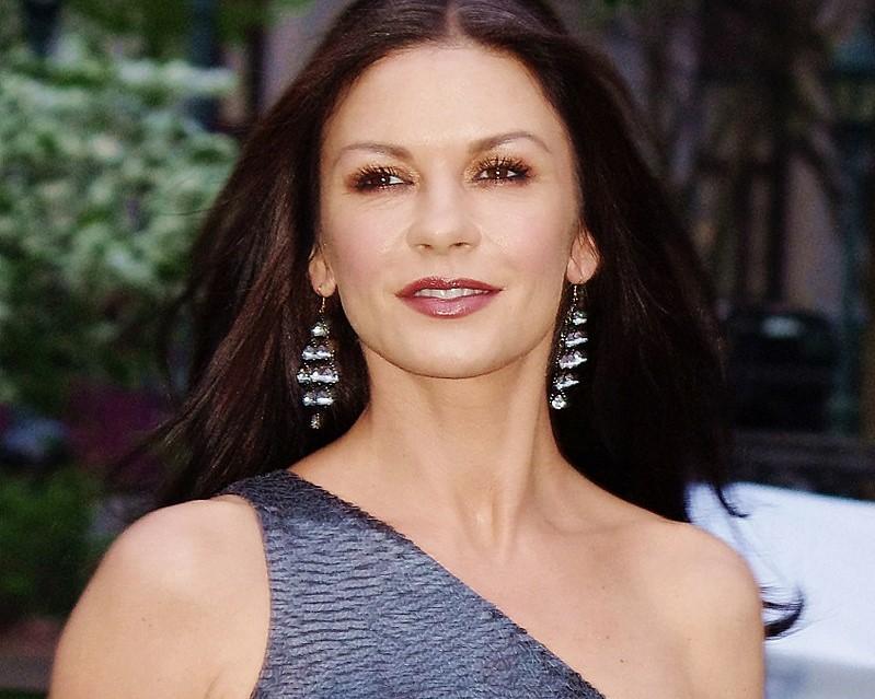 800px-Catherine_Zeta-Jones_VF_2012_Shankbone_2d