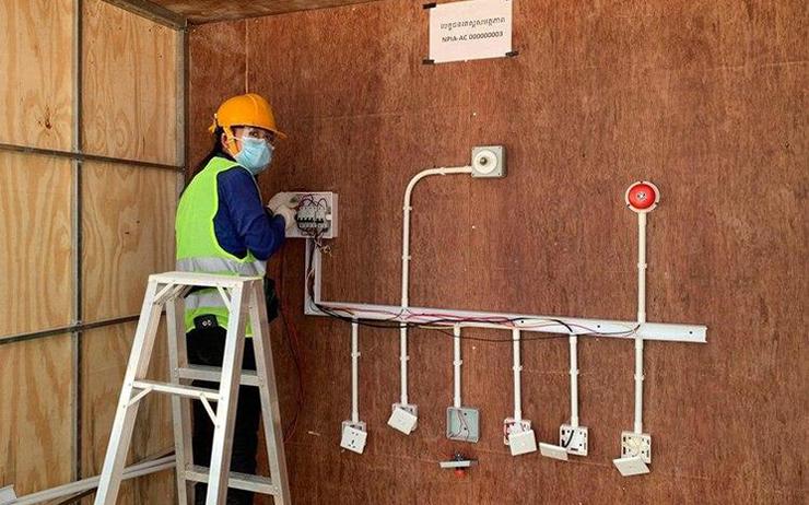 Apprentis electricien Cambodgien