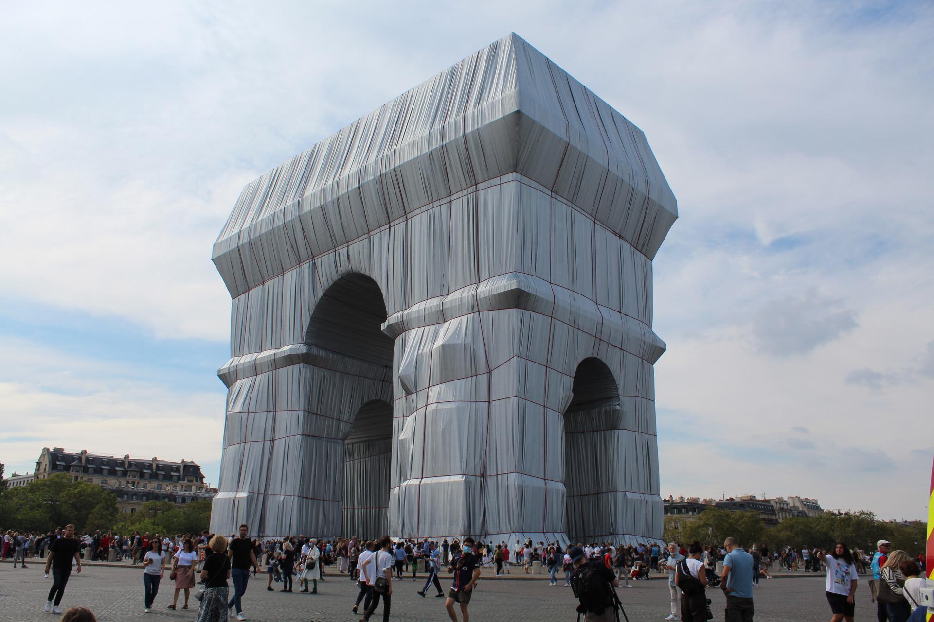 L'Arc de Triomphe, Wrapped