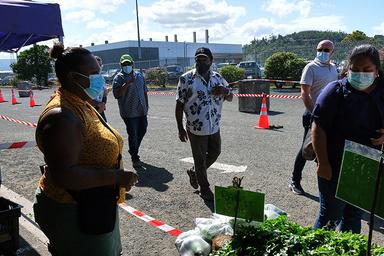 Le Marché de Ducos réouvre en présence d'Adolphe Digoué à Noumea en Nouvelle-Calédonie