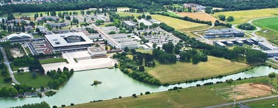 vue aerienne du campus polytechnique Sarclay