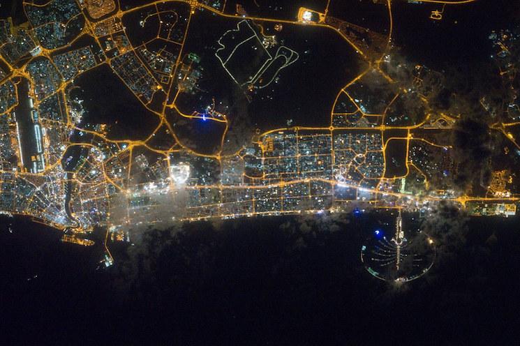 image satellite emirats