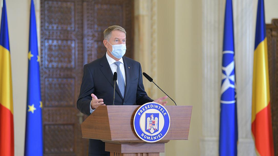 Le président annonce de nouvelles restrictions dès lundi