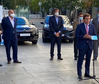 José Luis Martínez-Almeida, maire de Madrid, présente le dispositif Cambia 360