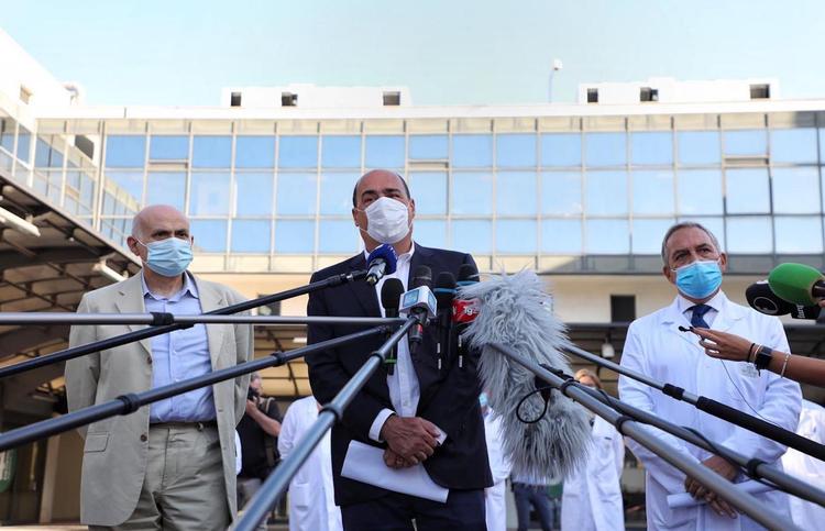Nicola Zingaretti en pleine conférence de presse