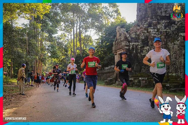 Coureurs semi marathon d'Angkor Credit AKP