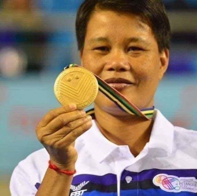 Ouk Sreymom a remporté la médaille d'or au Championnat du monde féminin de pétanque 2021