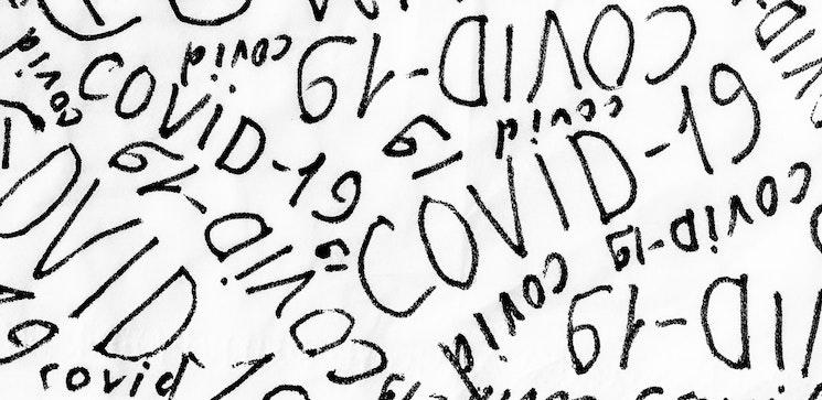 Dessins représentant le mot "covid-19" en diverses polices