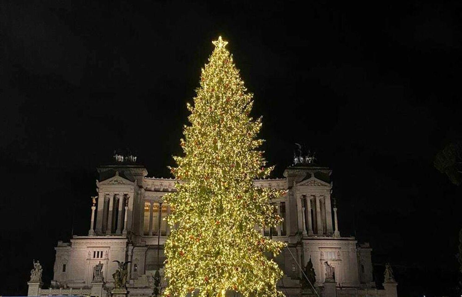 L'arbre de noël sur la Piazza Venezia