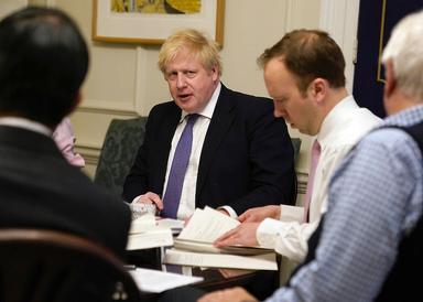 Boris Johnson et Matt Hancock à une réunion