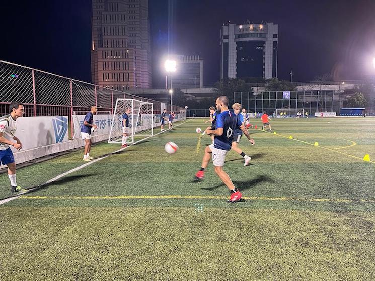 un joueur de l'équipe French football Jakarta