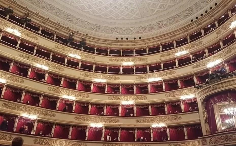 les loges du théâtre de la Scala de Milan