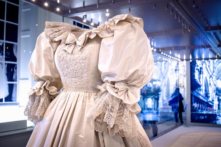 La robe de mariée de la princesse Diana, exposée au palais de Kensington