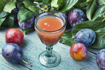 tuica-fiarta-eau-de-vie-plat-roumain-traditionnel-prune