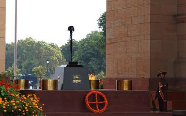 Amar Jawan Jyoti, la flamme du soldat inconnu, au India Gate