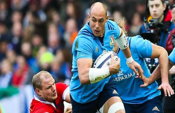 Sergio Parisse, balle en main, pourrait faire ses adieux définitifs à la Squadra Azzurra à l'issue du tournoi. Photo Icon Sport