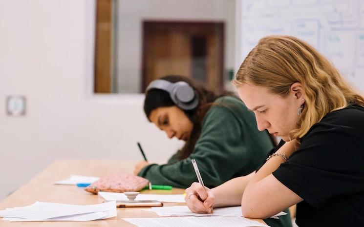 étudiants à l'école