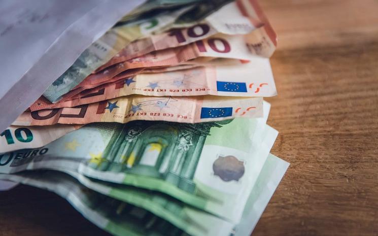 euros dans une enveloppe