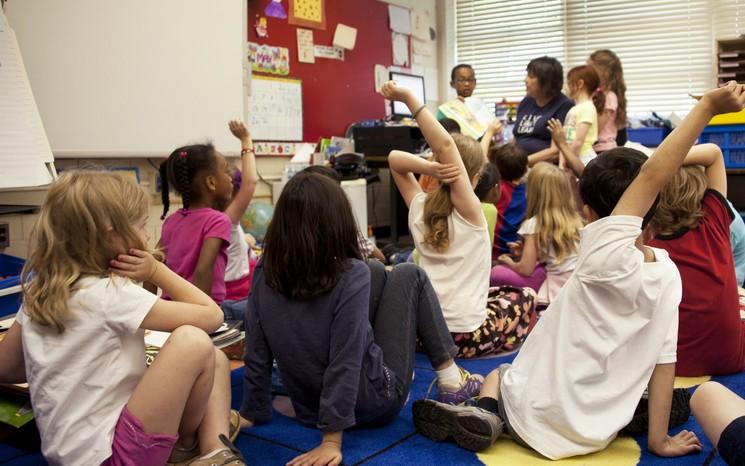 Une classe d'enfants