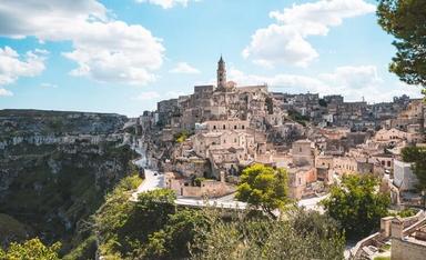 village de matera avec ses maisons en pierre en italie