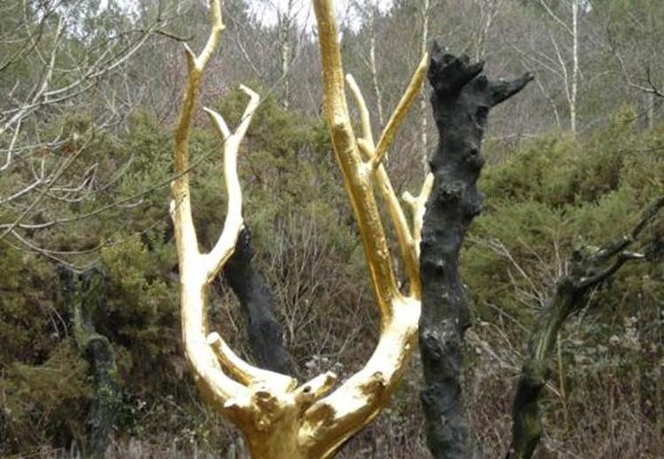 L'arbre d'or de Brocéliande office du tourisme du Morbihan