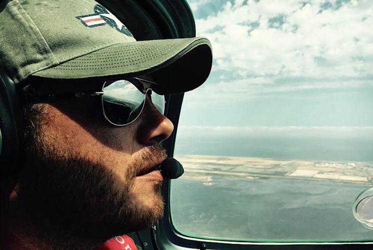 Loic Blaise à bord de son hydryavion lors de l'expédition polarkid