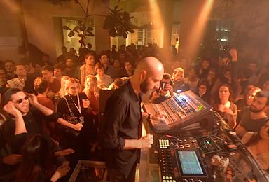 Vitalic en concert live à la Rotonde Stalingrad de Paris