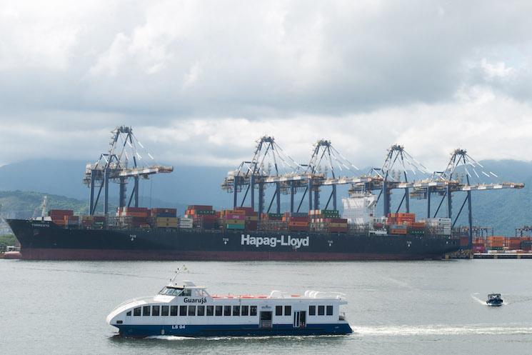 Port de Santos au Brésil