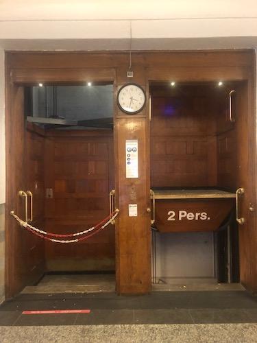 Un ascenseur Paternoster à Copenhague