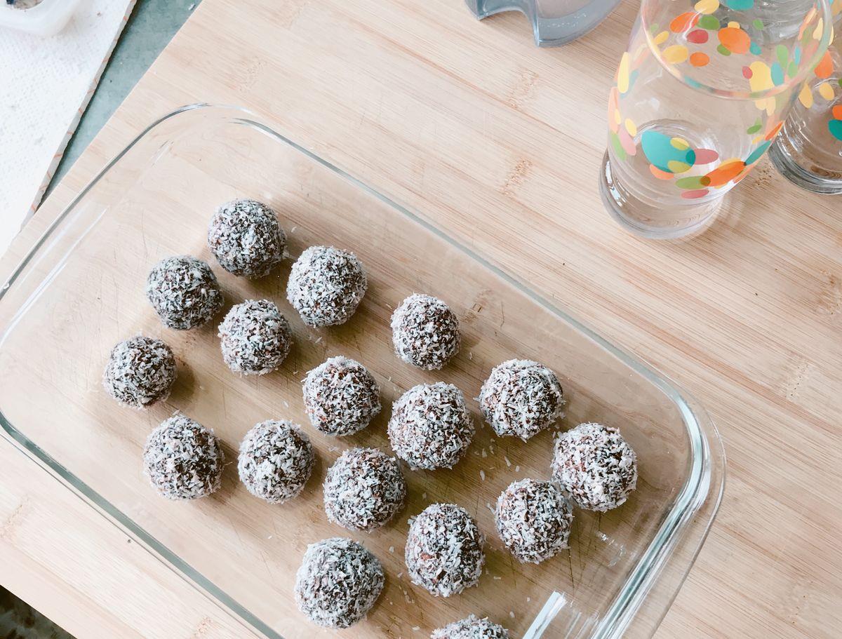 préparation de chokladbollens en Suède