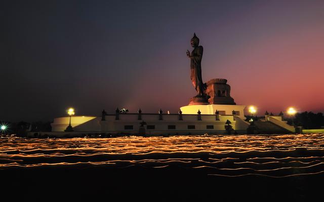 Visakha-Bucha-Buddha-Monthon-par-Leelaryonkul