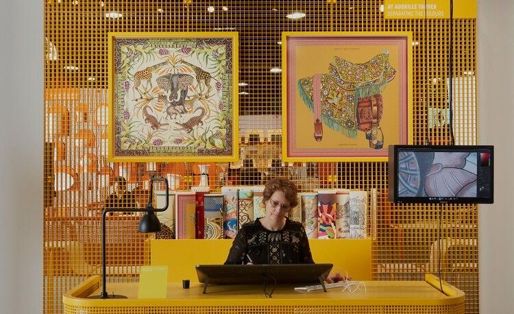 dessin sur carré de soie hermès©Claus Troelsgaard