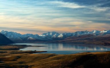 Un paysage néo-zélandais alors que de nombreux investisseurs étrangers fortunés sont intéressés par l'achat d'un "passeport doré" leur permettant d'obtenir la citoyenneté néo-zélandaise.