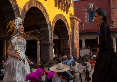 San Miguel Allende, desfile de los locos