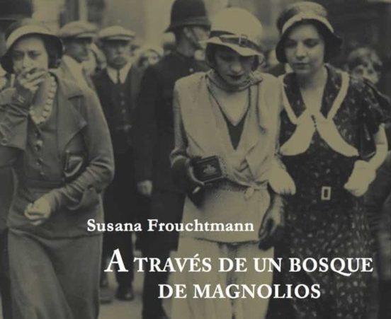 photo en noir et blanc de femmes à la belle époque