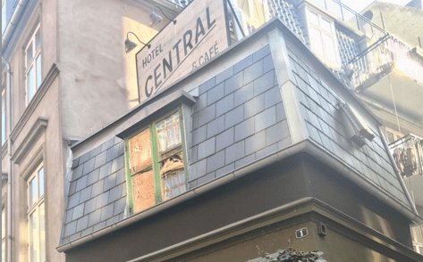 le café central à Copenhague, le plus petit hôtel de la ville