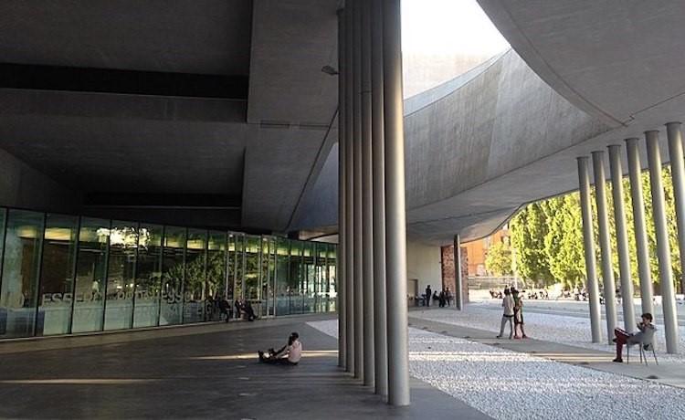 entrée du musée MAXXI