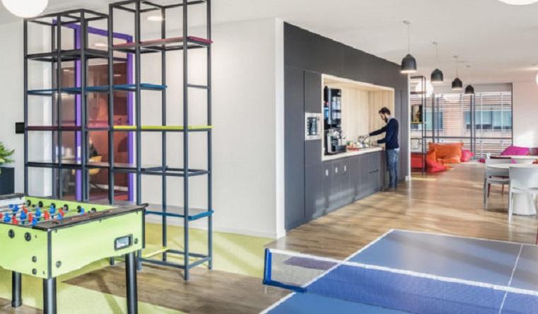 des bureaux espacés et aérés