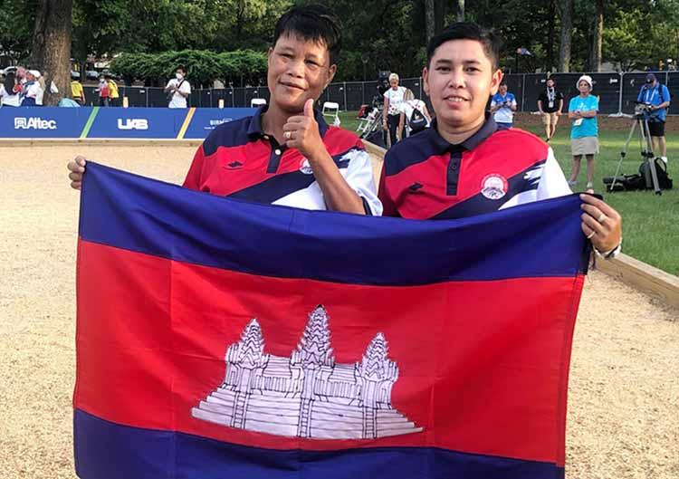 Ouk Sreymom et Un Sreya