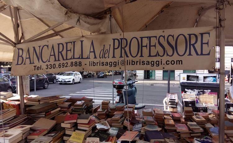 étalage livres d'occasion