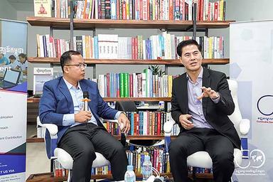 Le professeur Keang, d'origine cambodgienne, est professeur de sciences politiques à la Northern Illinois University aux États-Unis Photo Cambodia Development Center