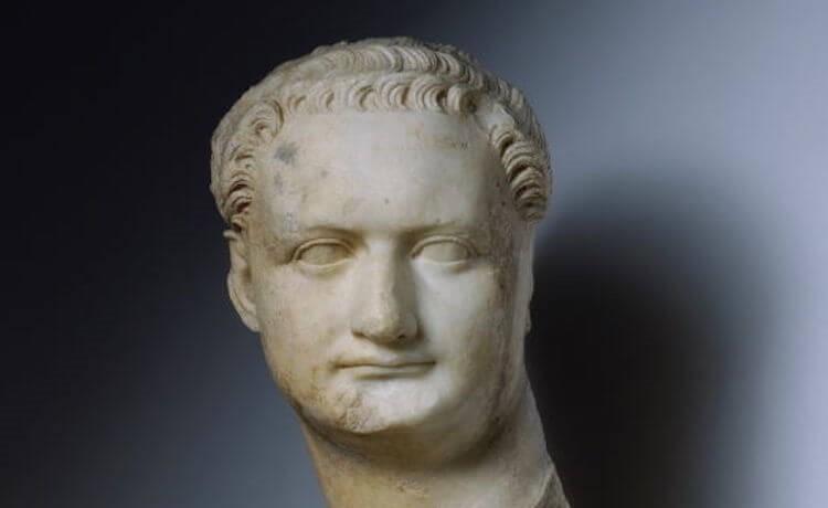 Portrait de Domitien, Rome, Musées du Capitole, marbre. Crédits : Roma Capitale, Surintendance capitoline du patrimoine culturel (photo Zeno Colantoni)