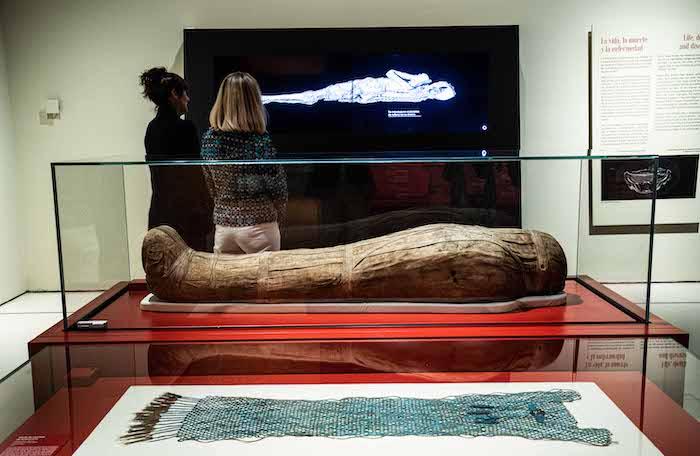 Une momie de l'exposition CaixaForum à Madrid