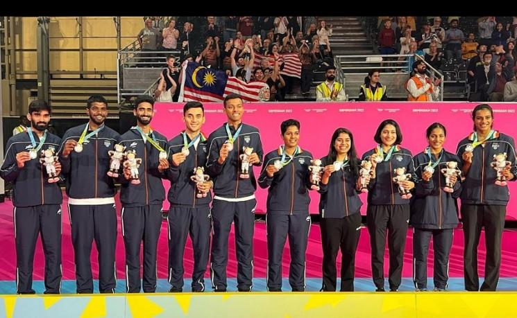 Les athlètes indiens et leur médaille d'or aux Jeux du Commonwealth 2022